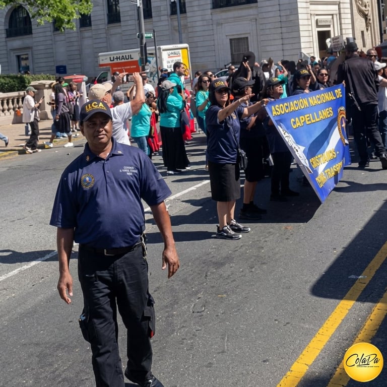Desfile Comunitario - Iglesia cristiana latina NJ en evento cultural