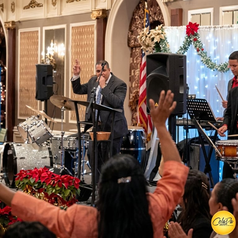 Gala de Navidad COLAPA - Liderazgo pastoral NJ en evento comunitario
